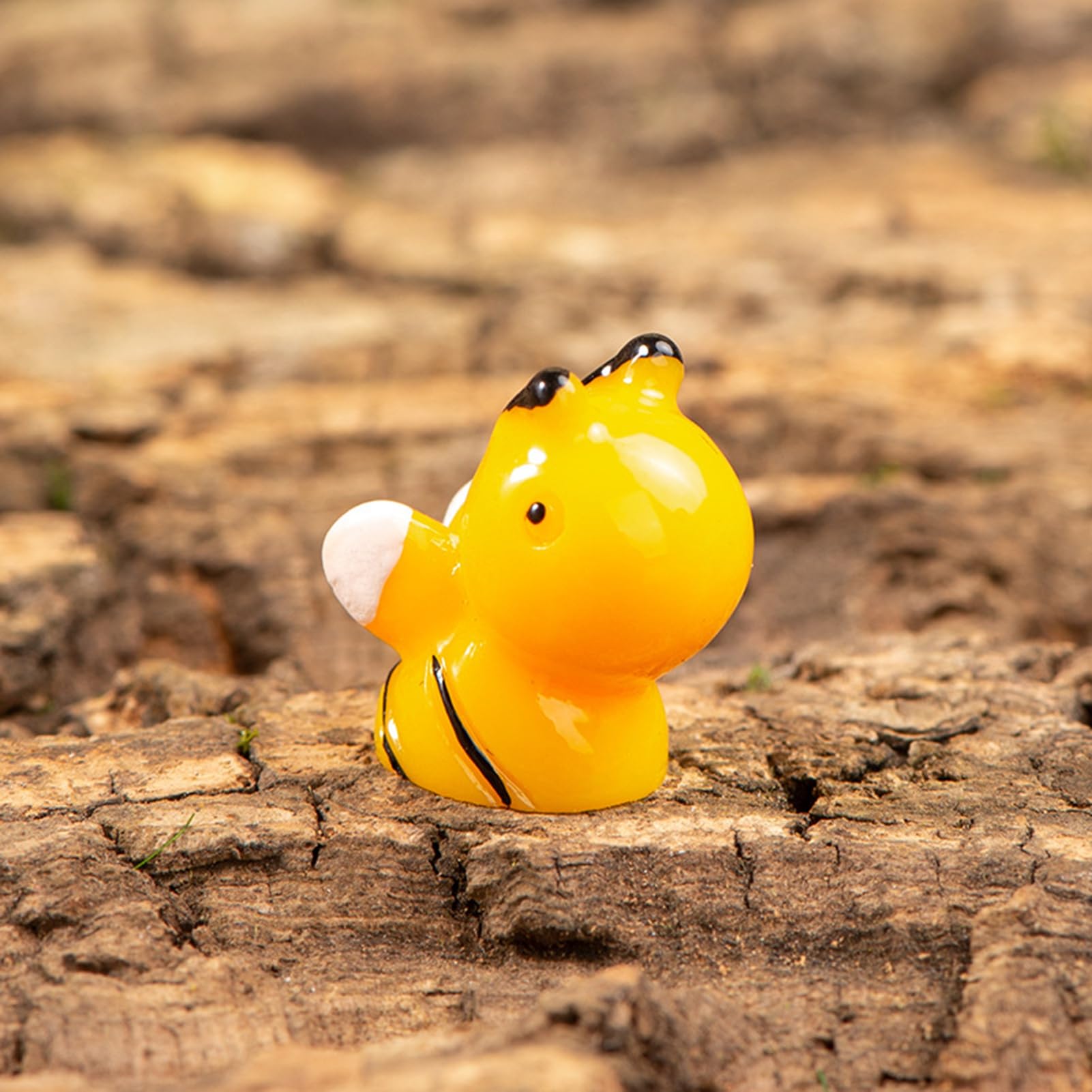 Amazon.co.jp: ミニミツバチの置物 ミニチュア蜂の置物 小さな蜂